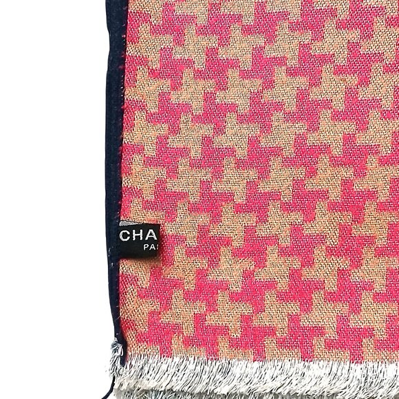 CHANEL Luxury Vintage Pink Multi-Color Charmed CC Blanket Scarf Shawl Wrap - Picture 15 of 15